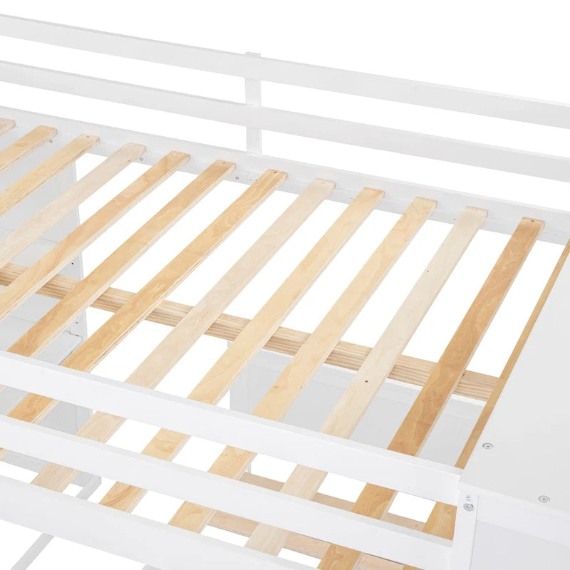 Letto a soppalco full-size con letto singolo indipendente